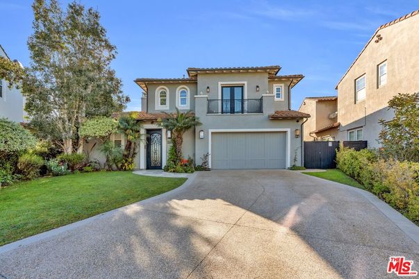 Attached, Backyard, Exterior, Facade, Mediterranean