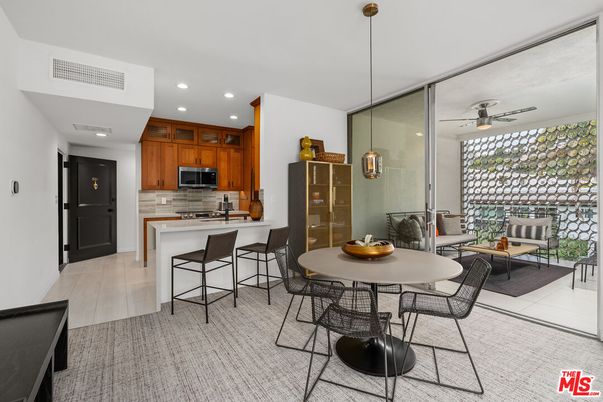 Dining room, Interior, Kitchen, Pendant Lights, Recessed Lighting, Stainless Steel Appliances