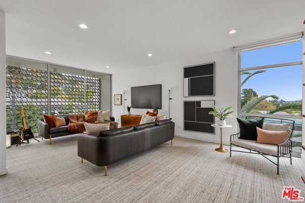 Fireplace, Interior, Living room, Recessed Lighting
