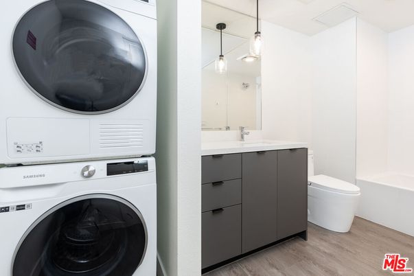 Interior, Pendant Lights, Utility Closets, Washer, Wood Texture Flooring