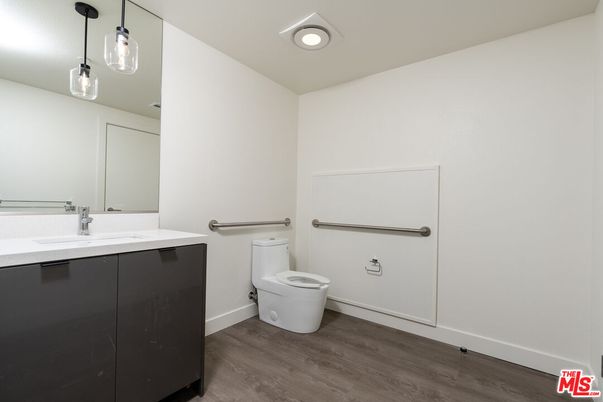 Bathroom, Interior, Pendant Lights, Recessed Lighting, Wood Texture Flooring