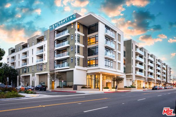 Exterior, Facade, Condo Building