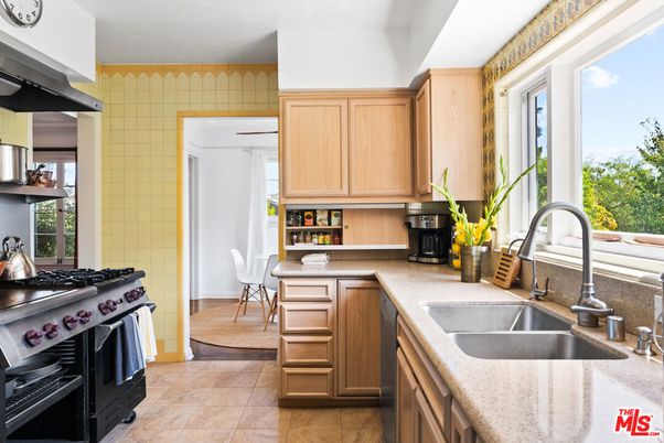 Dining room, Interior, Kitchen, Stainless Steel Appliances
