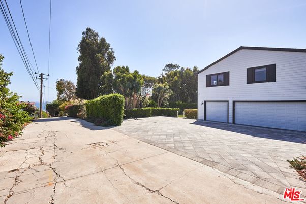 Detached Garage, Exterior