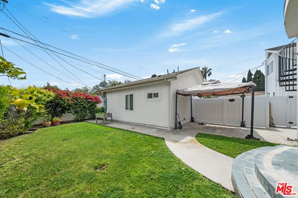Backyard, Exterior