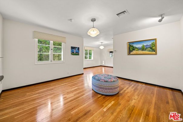 Empty room, Interior, Pendant Lights, Wood Texture Flooring