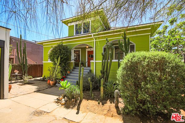 Exterior, Facade, American Foursquare