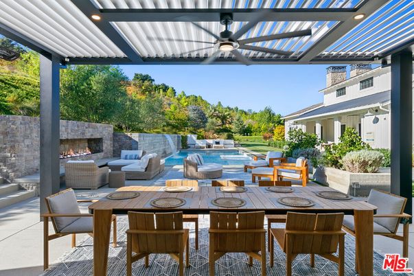 Exterior, Fireplace, Pool