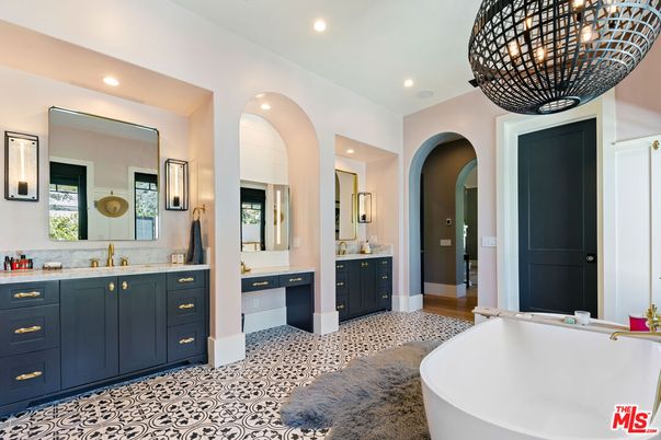 Bathroom, Dual Sink Vanities, Free Standing Baths, Interior, Recessed Lighting