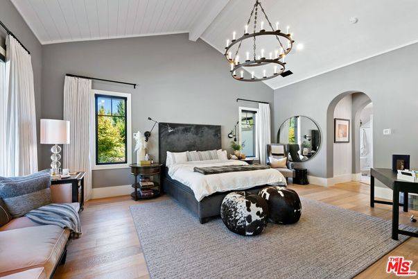 Bedroom, Interior, Pendant Lights, Wood Texture Flooring
