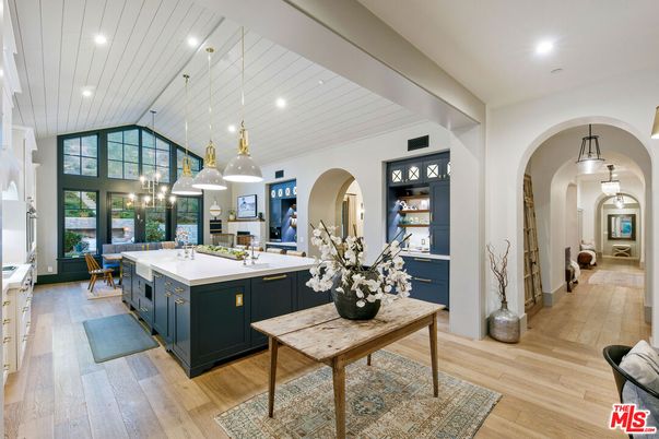 Dining room, Interior, Kitchen, Pendant Lights, Recessed Lighting, Wood Texture Flooring