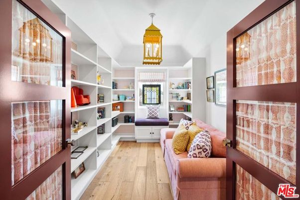 Interior, Living room, Pendant Lights, Wood Texture Flooring
