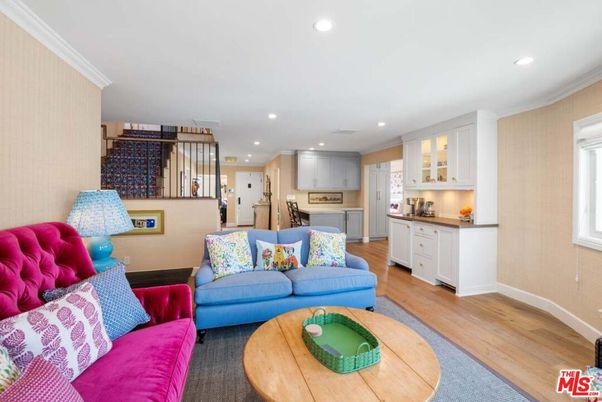 Interior, Kitchen, Living room, Recessed Lighting, Wood Texture Flooring