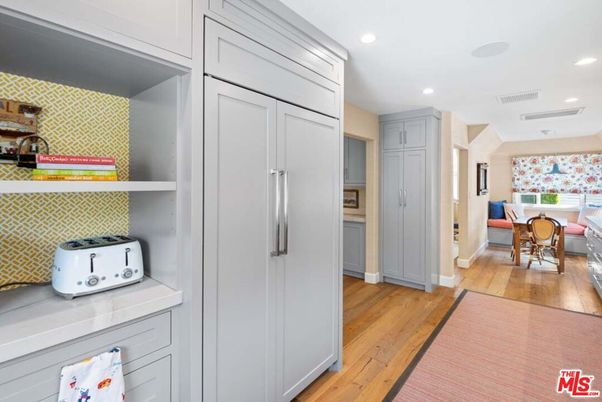 Dining room, Interior, Kitchen, Recessed Lighting, Wood Texture Flooring