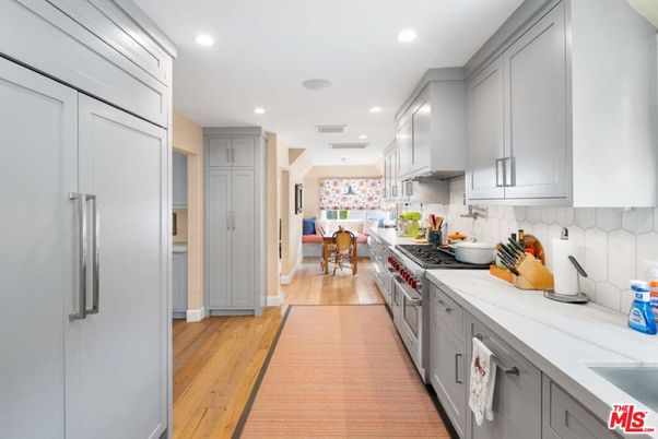 Dining room, Interior, Kitchen, Recessed Lighting, Stainless Steel Appliances, Wood Texture Flooring