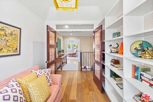 Interior, Pendant Lights, Recessed Lighting, Wood Texture Flooring