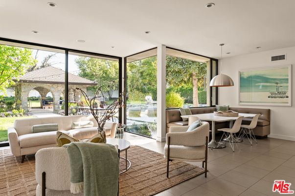 Dining room, Interior, Living room, Pendant Lights, Recessed Lighting