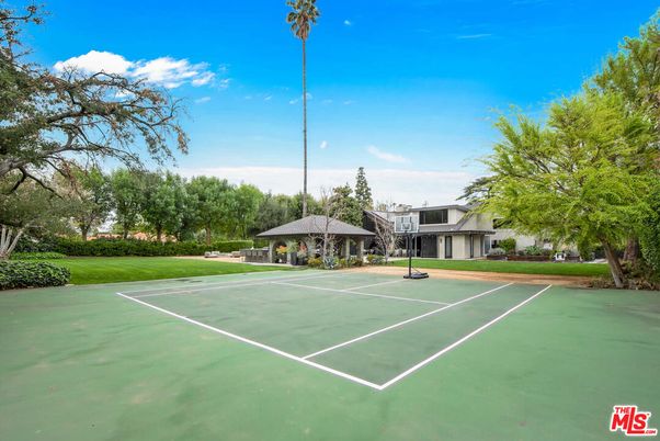 Exterior, Tennis Courts