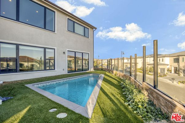 Backyard, Exterior, Pool