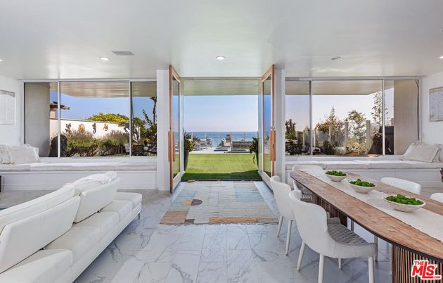 Interior, Marble, Recessed Lighting, Water