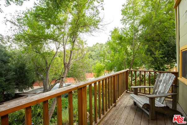 Exterior, Wood Texture Flooring