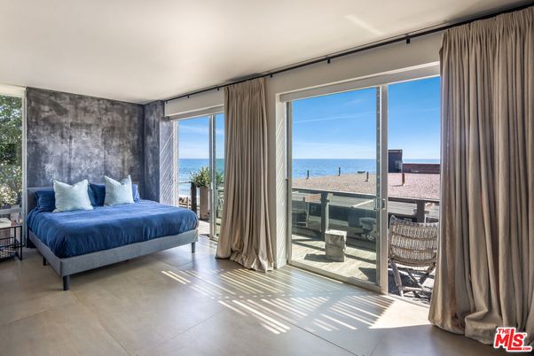 Bedroom, Interior, Water