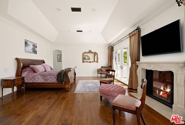 Bedroom, Fireplace, Interior, Piano, Recessed Lighting, Wood Texture Flooring