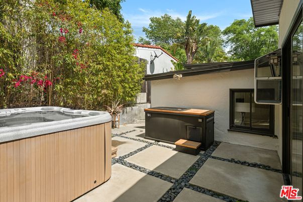 Exterior, Hot Tub