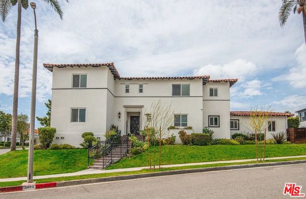 Exterior, Facade, Spanish Mediterranean