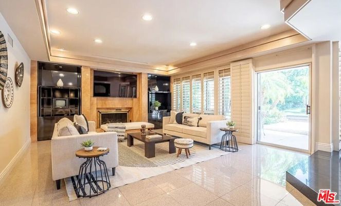 Fireplace, Interior, Living room, Recessed Lighting