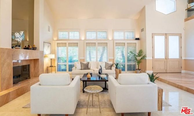 Fireplace, Interior, Living room