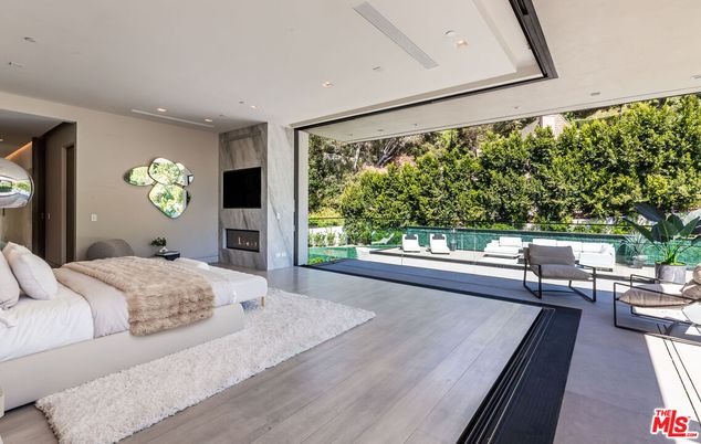 Bedroom, Fireplace, Interior, Recessed Lighting, Wood Texture Flooring