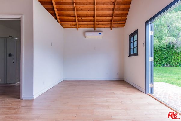 Empty room, Interior, Wooden Beams, Wooden Ceilings, Wood Texture Flooring