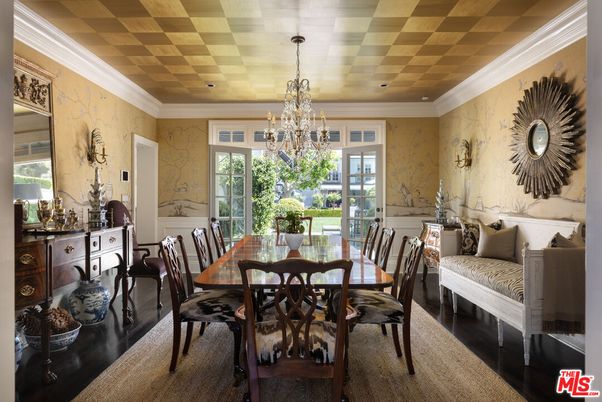 Chandelier, Dining room, Interior, Recessed Lighting, Wood Texture Flooring