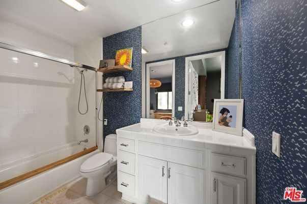 Bathroom, Interior, Recessed Lighting, Tile Countertops