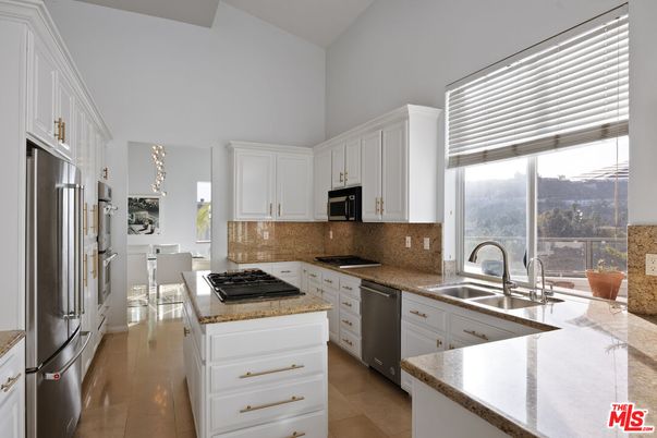 Dining room, Interior, Kitchen, Stainless Steel Appliances