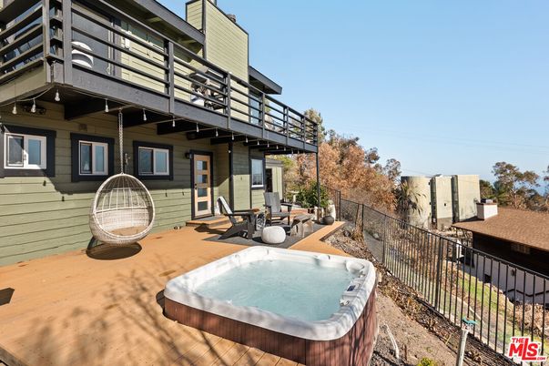 Exterior, Hot Tub