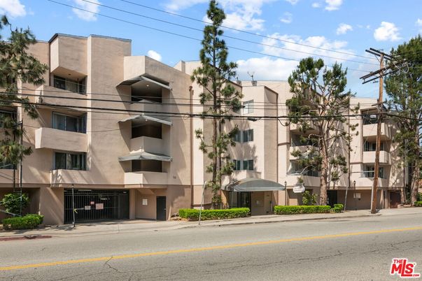 Exterior, Facade, Condo Building