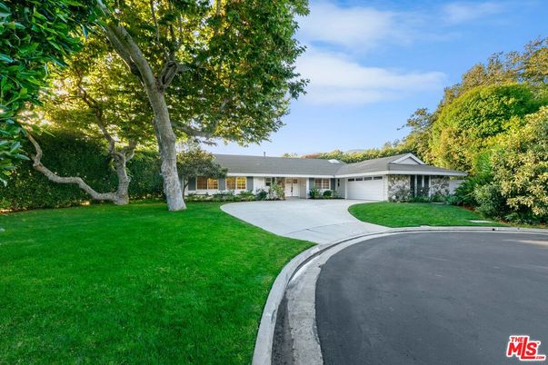 Attached, Backyard, Exterior, Facade, Ranch