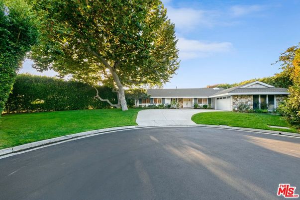 Attached, Backyard, Exterior, Facade, Ranch