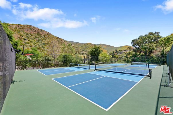 Exterior, Tennis Courts