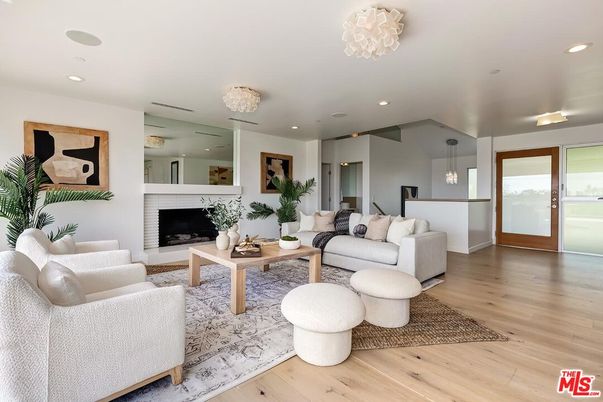 Fireplace, Interior, Living room, Pendant Lights, Recessed Lighting, Wood Texture Flooring