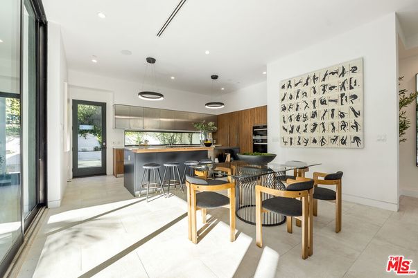 Dining room, Interior, Kitchen, Pendant Lights, Recessed Lighting, Stainless Steel Appliances