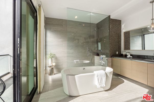 Bathroom, Dual Sink Vanities, Free Standing Baths, Glass Shower, Interior, Pendant Lights, Recessed Lighting