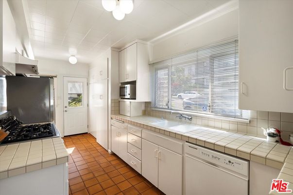 Interior, Kitchen, Tile Countertops