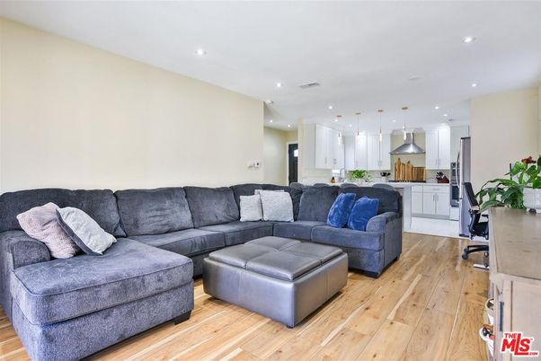 Interior, Kitchen, Living room, Pendant Lights, Recessed Lighting, Wood Texture Flooring