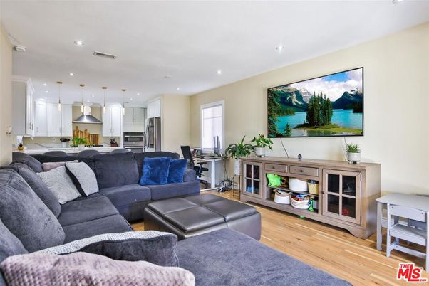 Interior, Kitchen, Living room, Pendant Lights, Recessed Lighting, Stainless Steel Appliances, Wood Texture Flooring