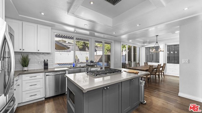 Dining room, Interior, Kitchen, Pendant Lights, Recessed Lighting, Stainless Steel Appliances, Wood Texture Flooring