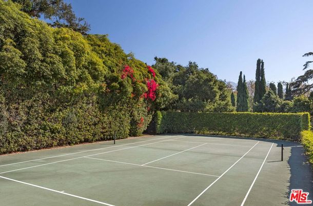 Exterior, Tennis Courts