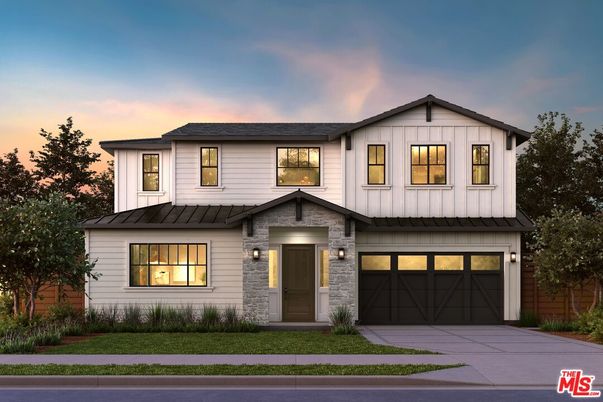 Attached, Exterior, Facade, Farmhouse